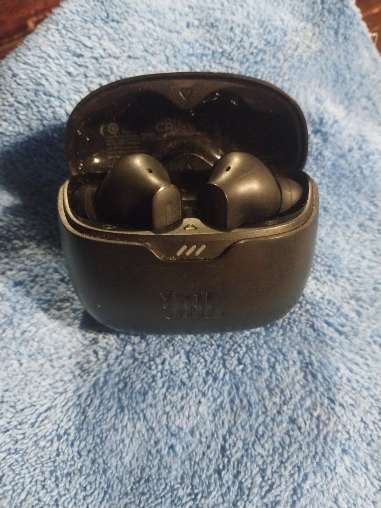 JBL Tune Beam Wireless Noise Cancellation Earbuds