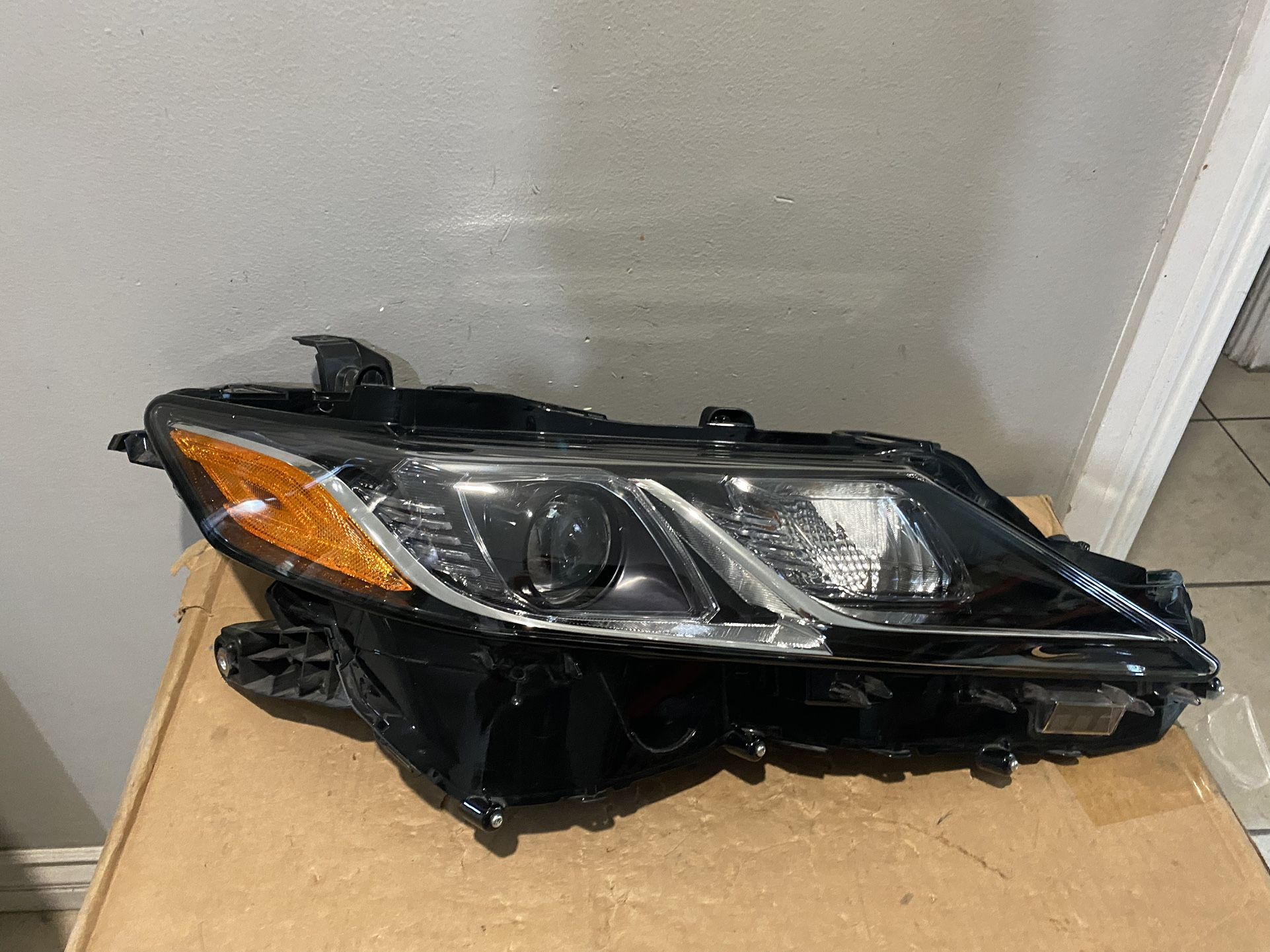 2021-2024 Toyota Camry Right Headlight