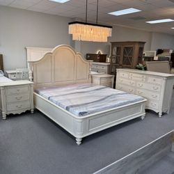 King bedroom set (FREE 24H DELIVERY AND SETUP)