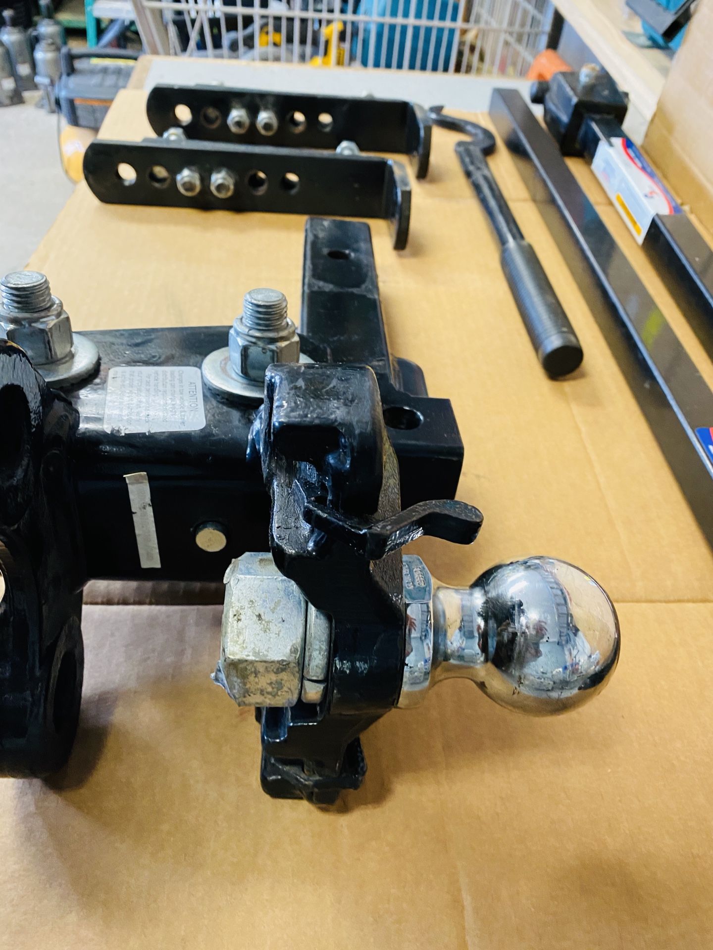 Fastway E2 Sway Bar hitch. for Sale in Seattle, WA OfferUp