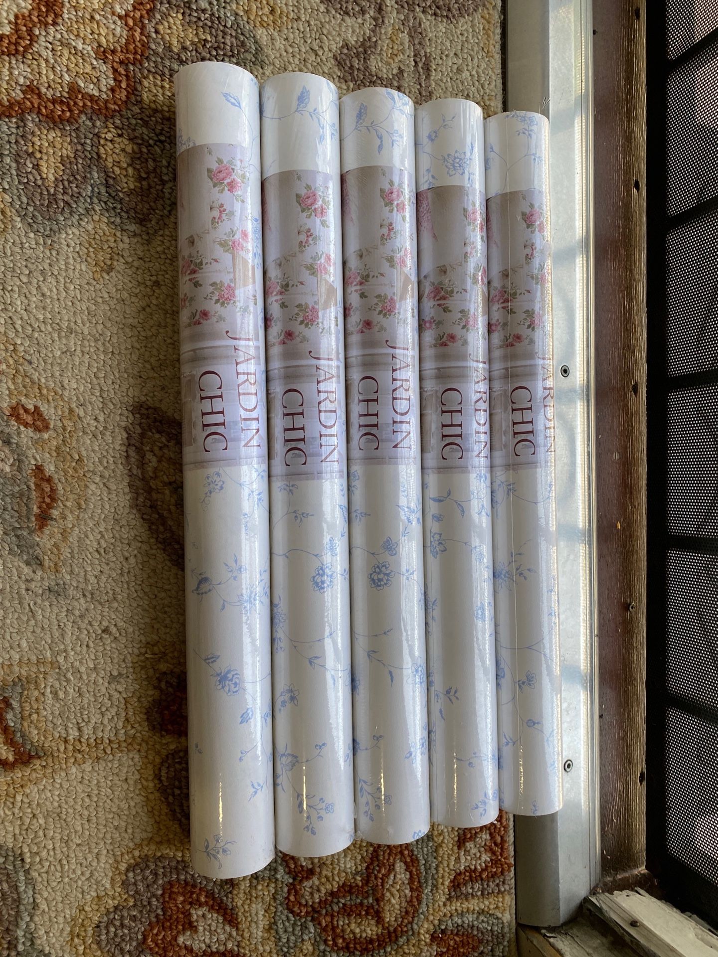 Papel Tapic Color Blanco Con Flores Azules Wall Paper Son 5 Rollos Nuevos