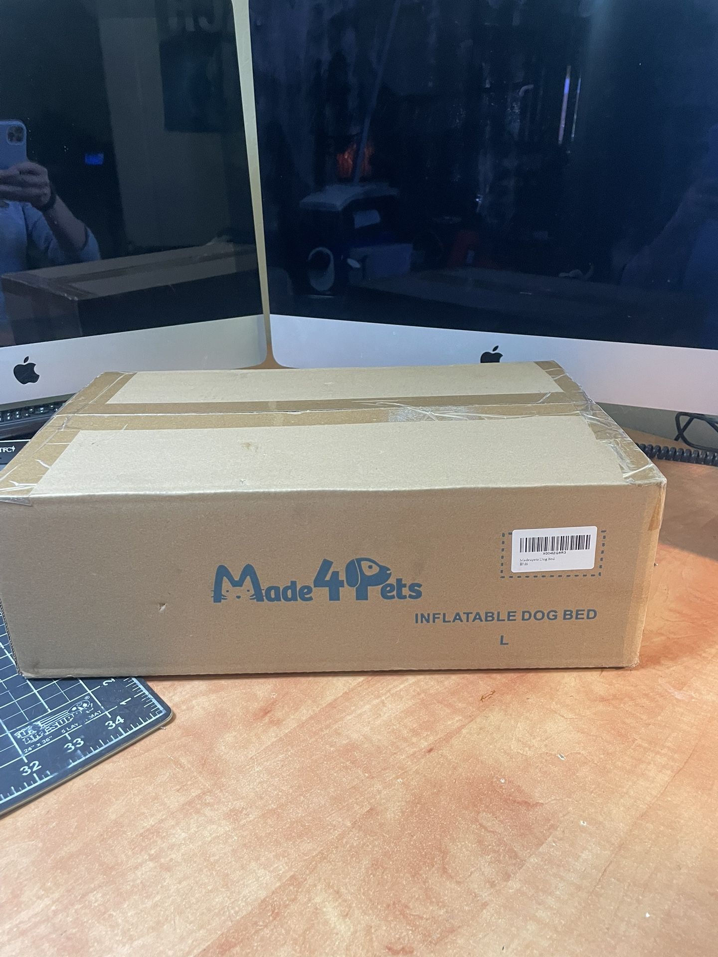 πΎ MADE 4 PETS Inflatable Outdoor Dog Bed β Waterproof & Self-Inflating πΆ π° Price: $20 (Firm β Brand New in Box) π Pickup Location: S. Durango & 2