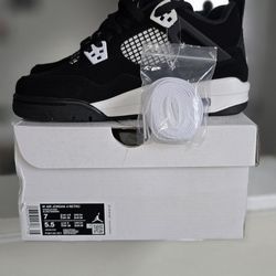Air Jordan Retro 4 White Thunder Size 5.5