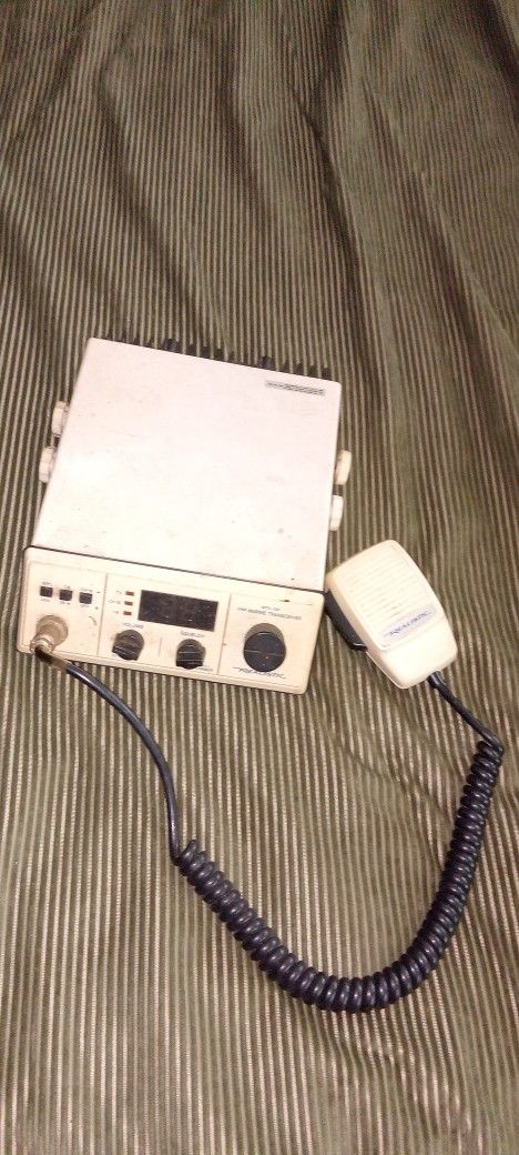 Old School Realistic Mtx-101 Vhf Marine Transciever With Walki Pushbutton