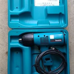 Makita 1/2" Impact Gun