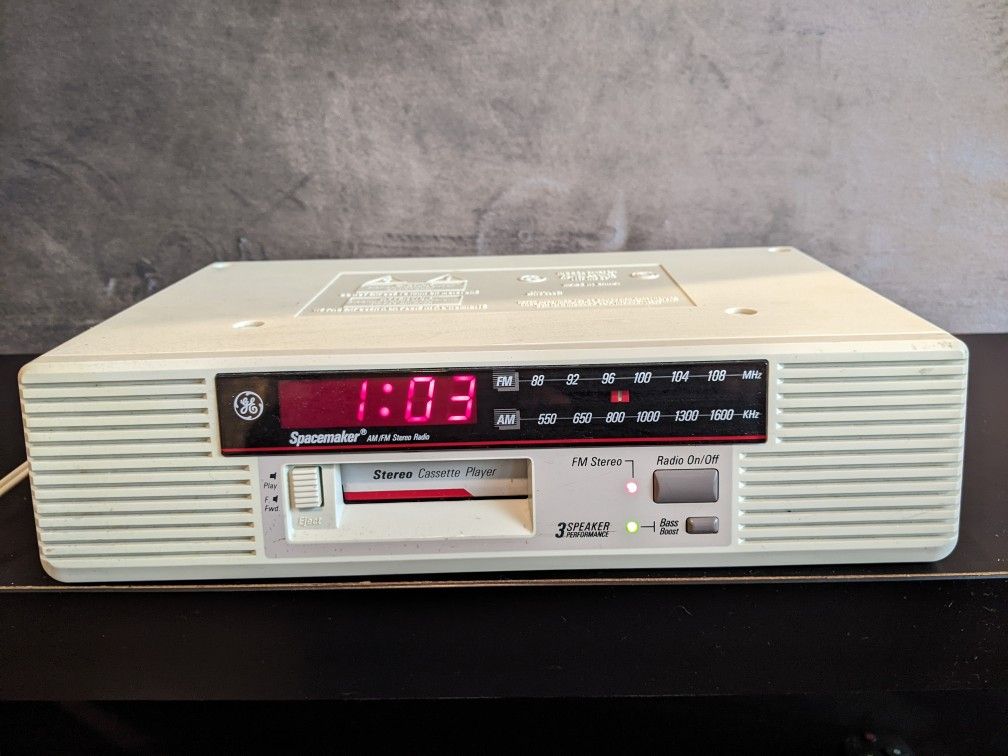 VTG GE Spacemaker 7-4275A Under Cabinet AM/FM Stereo Clock Radio - Works Great!