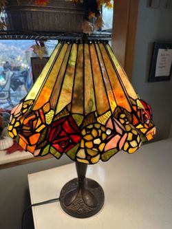 Tiffany-Style Stained Glass Table Lamp