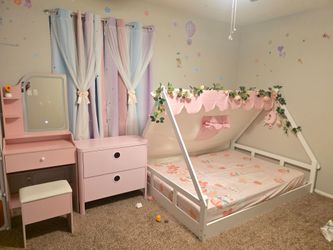 Little girl's bed set