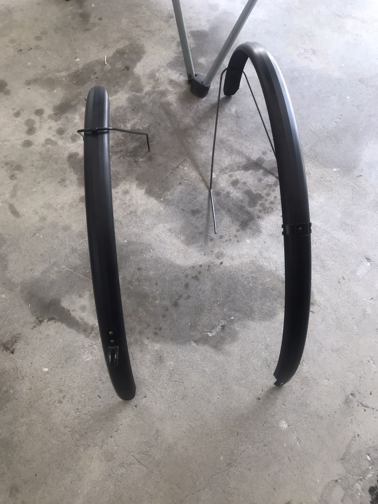 Specialized plug and play v2 fenders