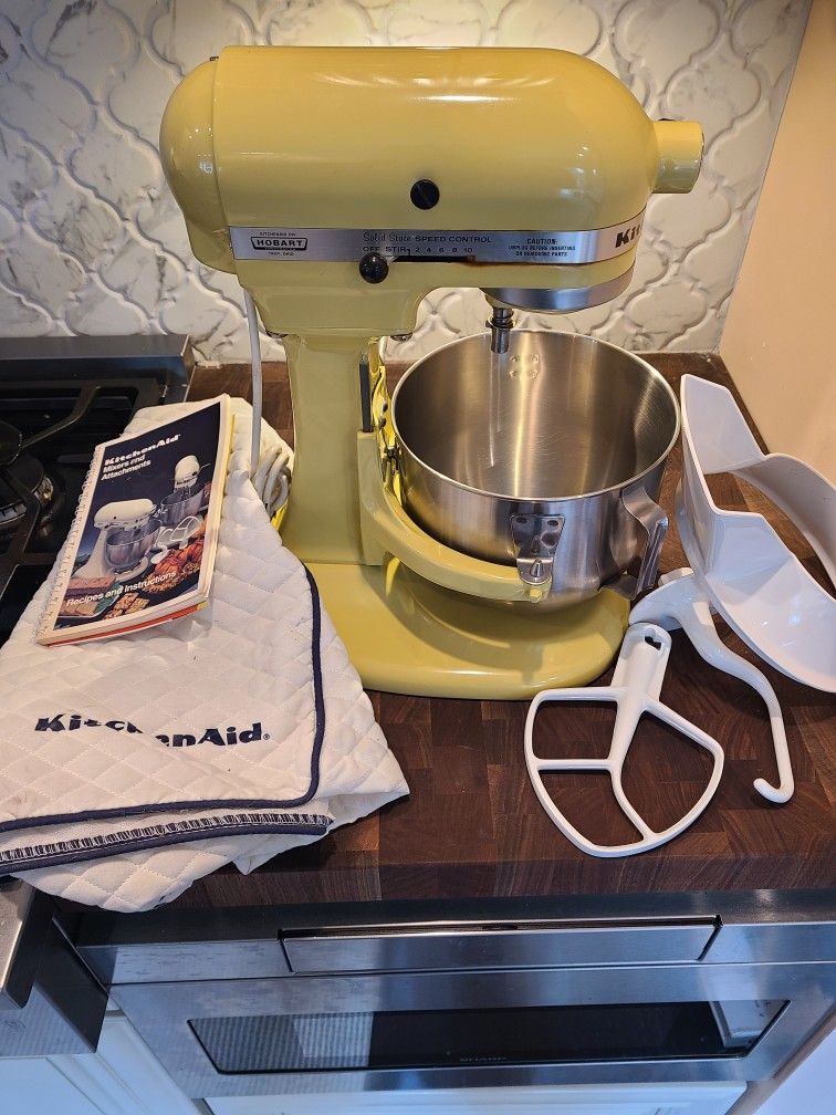 1979 Hobart KitchenAid stand mixer K5SS for Sale in Concord, CA OfferUp