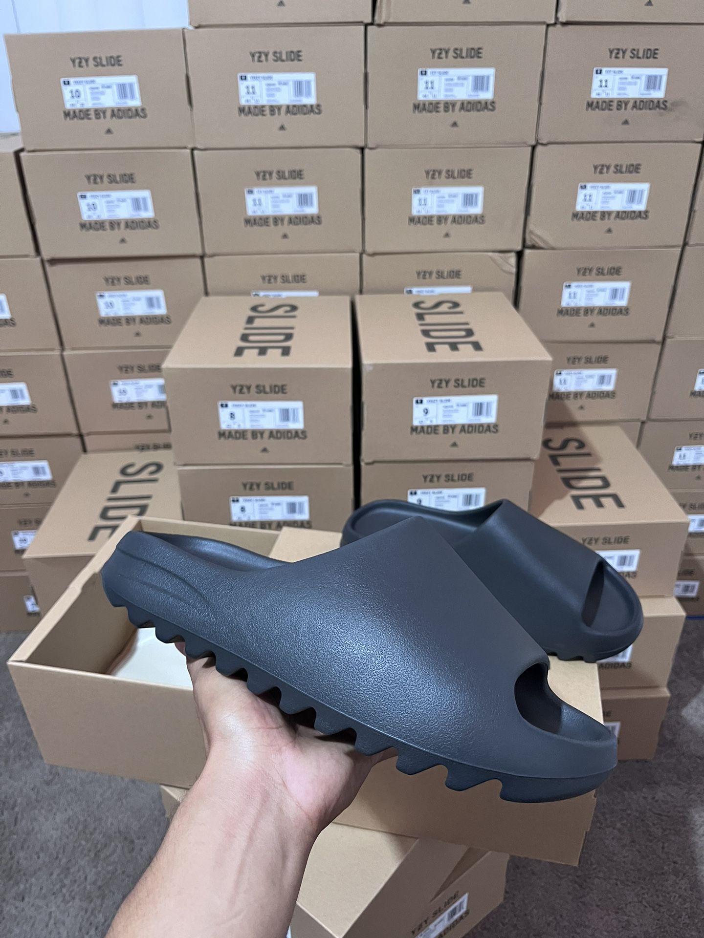 GRAY ADIDAS YEEZY SLIDES ONYX SIZE 12
