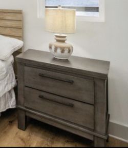 Large nightstands - Great Quality/Like New