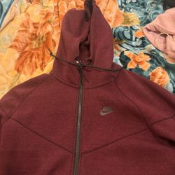Dark Red Nike Tech Fleece 
