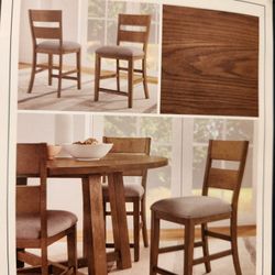  Table With 6 Chairs Like New!