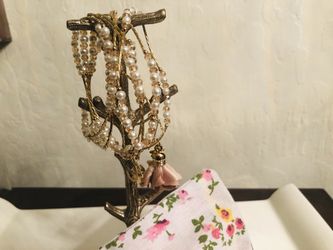 Beige gold plated semanary