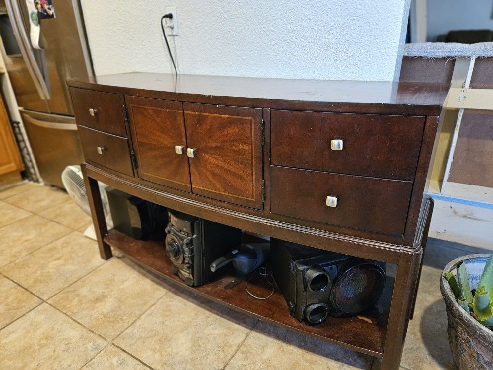 Consol Table