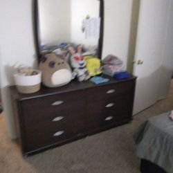 Large Dresser With Mioor 