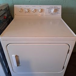 GE® 5.8 Cu. Ft. Extra-Large Capacity Electric Dryer.