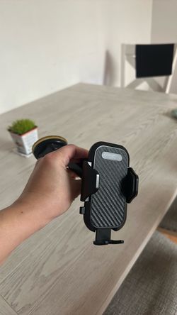 Phone mount for car