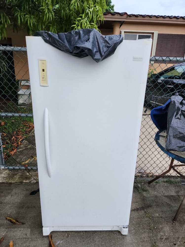 Stand Up Freezer 13.7 Cubic Feet Frigidaire