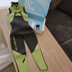 Womens 3/2 Sleeveless Wetsuit-Brand New-medium/small