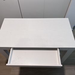 White Desk 