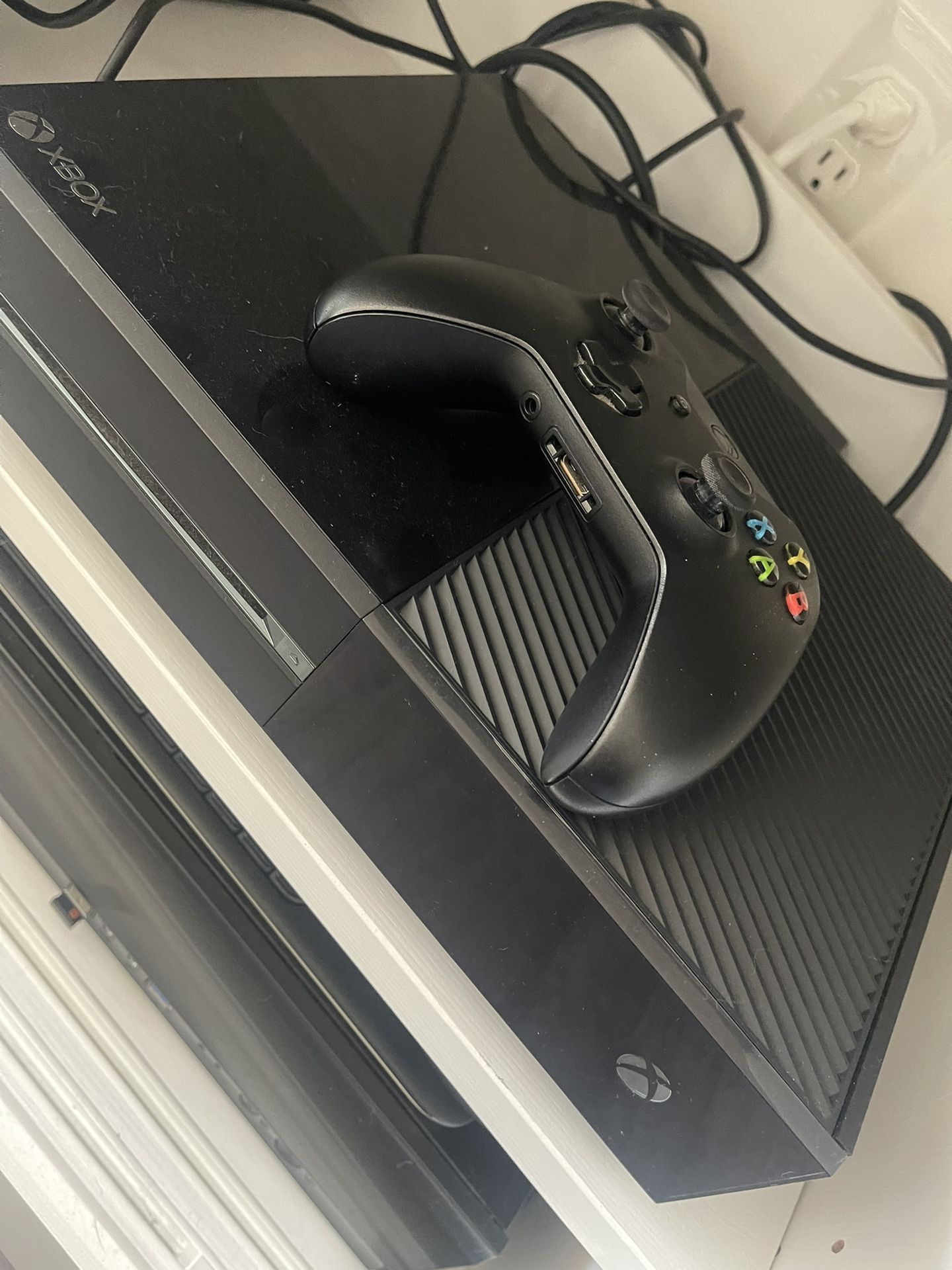 Xbox One 500gb With Controller $80