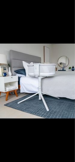 This is the HALO BassiNest Swivel Sleeper 3.0. It features: