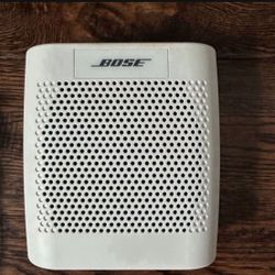 Bose SoundLink Color -white - Model #415859 with Charging Cord