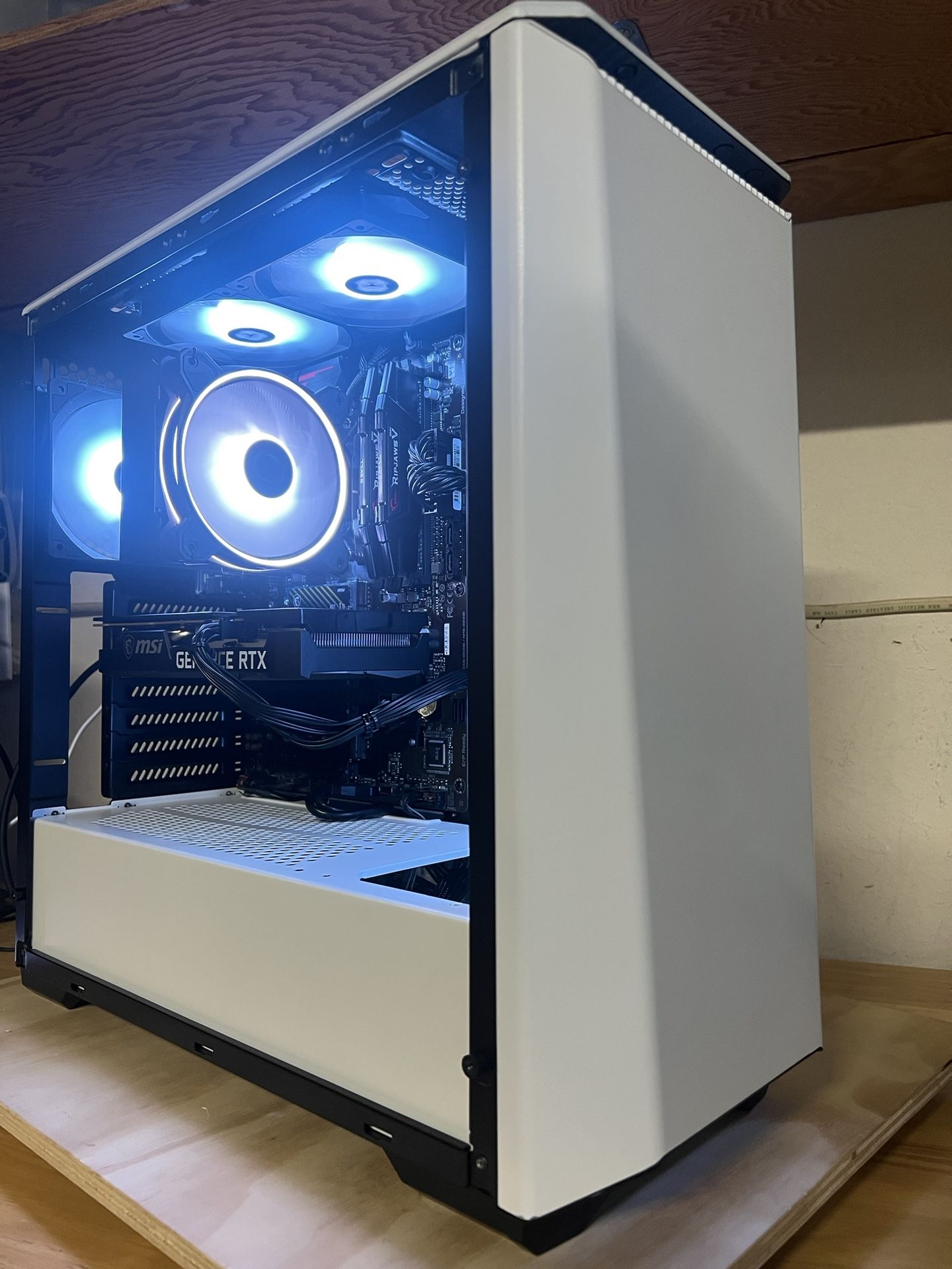 Killer AMD Ryzen 5700x - RTX 3060 Ti - 32gb DDR4 - 1TB SSD