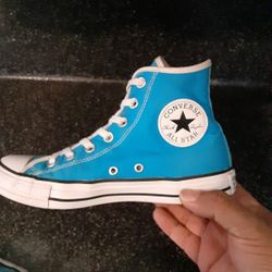 Converse womens 8 Good Condition 