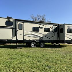 2017 Coachmen Freedom Express Liberty Ed 321FEDSLE