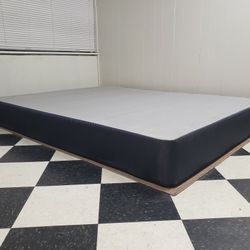 Queen size boxspring - can DELIVER almost anywhere for $20 extra - gently used and in very good condition 😍
