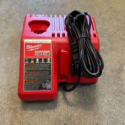 Milwaukee M12/M18 Charger New