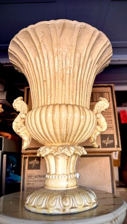 Beautiful large Vase Pot resin reinforced ceramic H16xW12