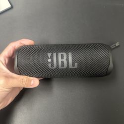 JBL Flip 6 (Read Description)