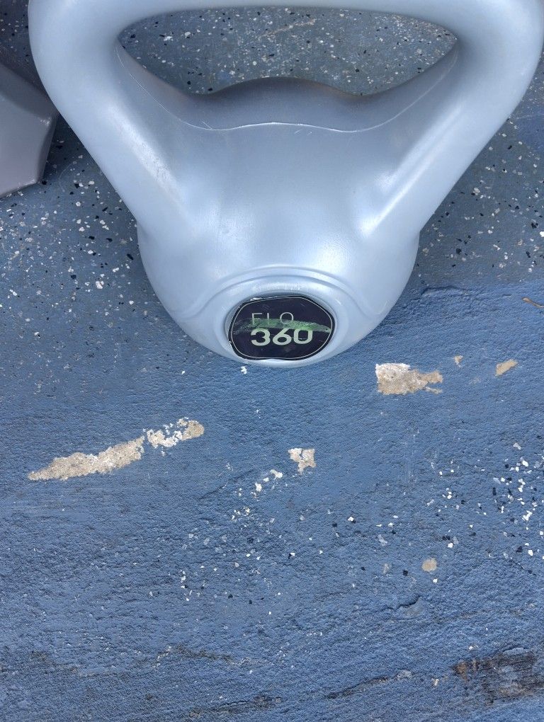 ONE 20 POUND KETTLE BELL.