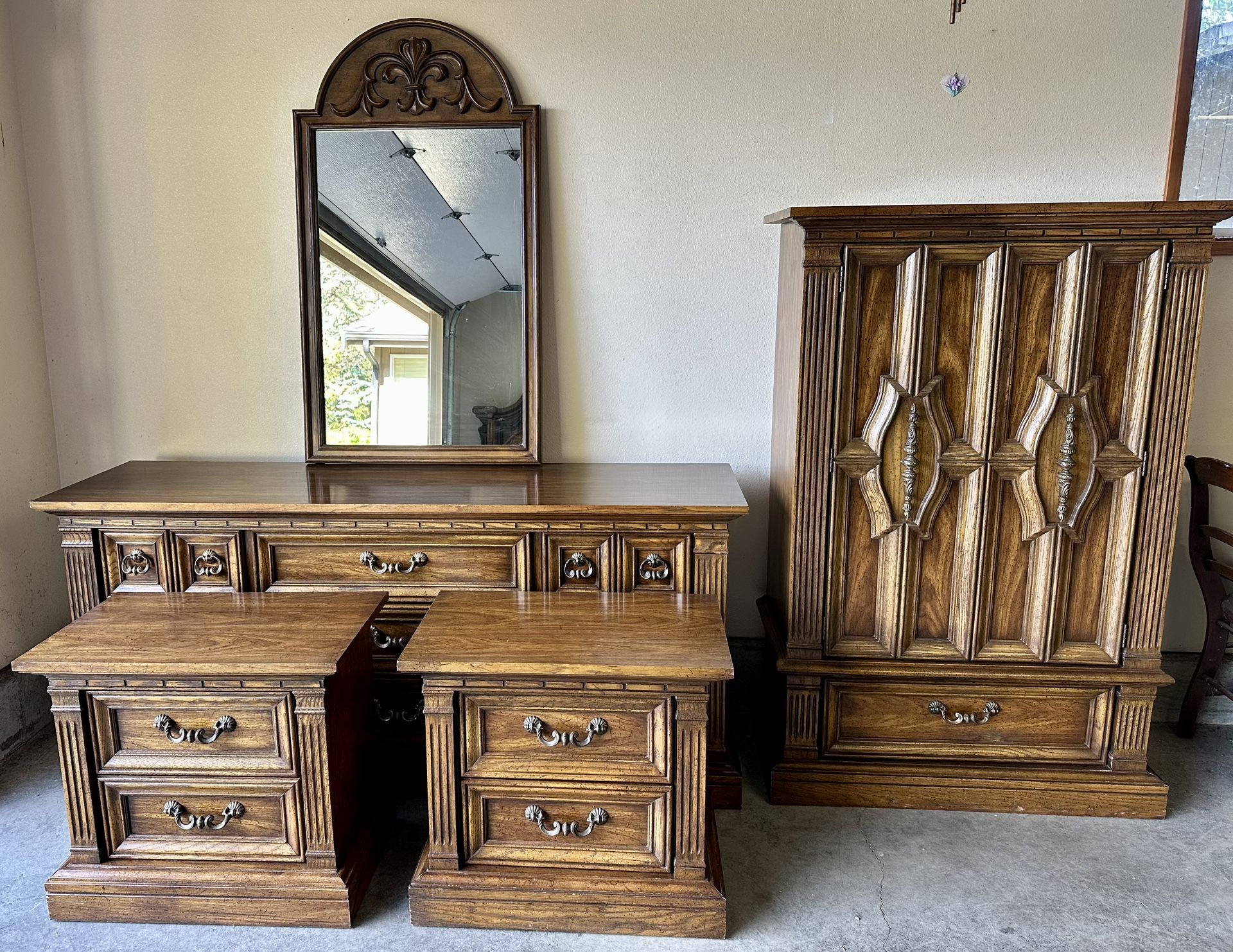Vintage Burlington House 6-Piece Bedroom Set – Solid Wood, Timeless Style (Portland Metro)