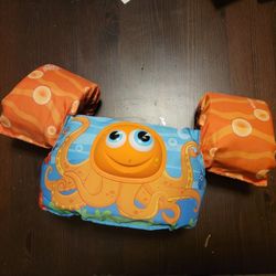 Kid Life Kid life swim west.

30-50 lb.
Adjustable lock.

