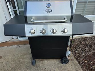 4 burner grill w propane tank
