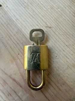 LOUIS VUITTON VINTAGE PADLOCK/KEY