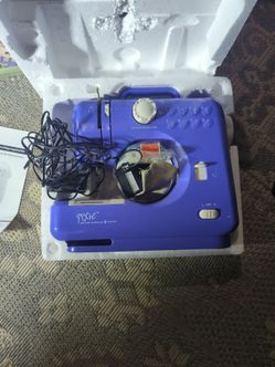 Singer pixie craft machine sewing machine