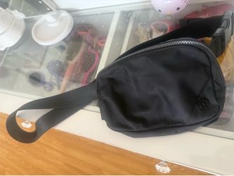 Belt bag lululemon small size