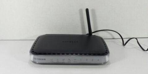 Black netgear routum