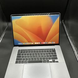 Apple Macbook pro 2019 15” Retina display and tpuchbar