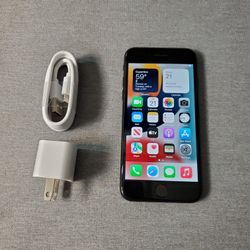 iPhone 7 - UNLOCKED - Like New  