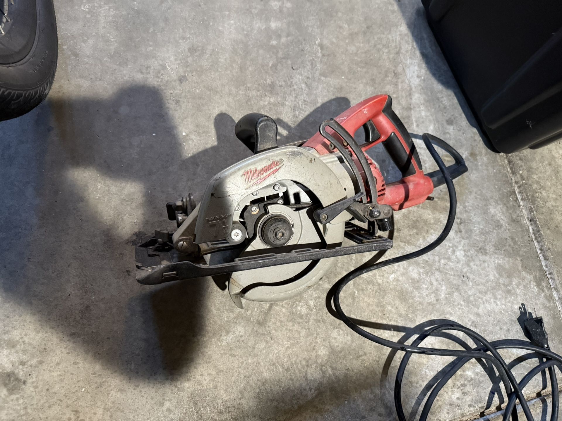 Milwaukee Worm Drive Saw (Heavy Duty)