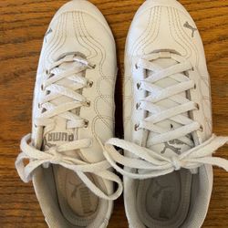 White / Silver Leather Puma Cat Narrow Shoes Size 8