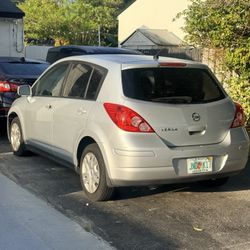 2010 nissan Versa