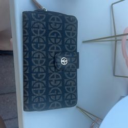 Guess Wallet